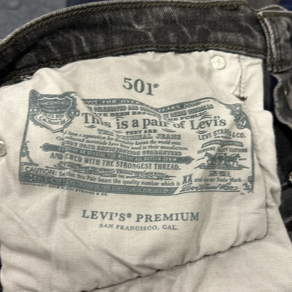 Levi’s 501 cropped Jean - Picture 5 of 5